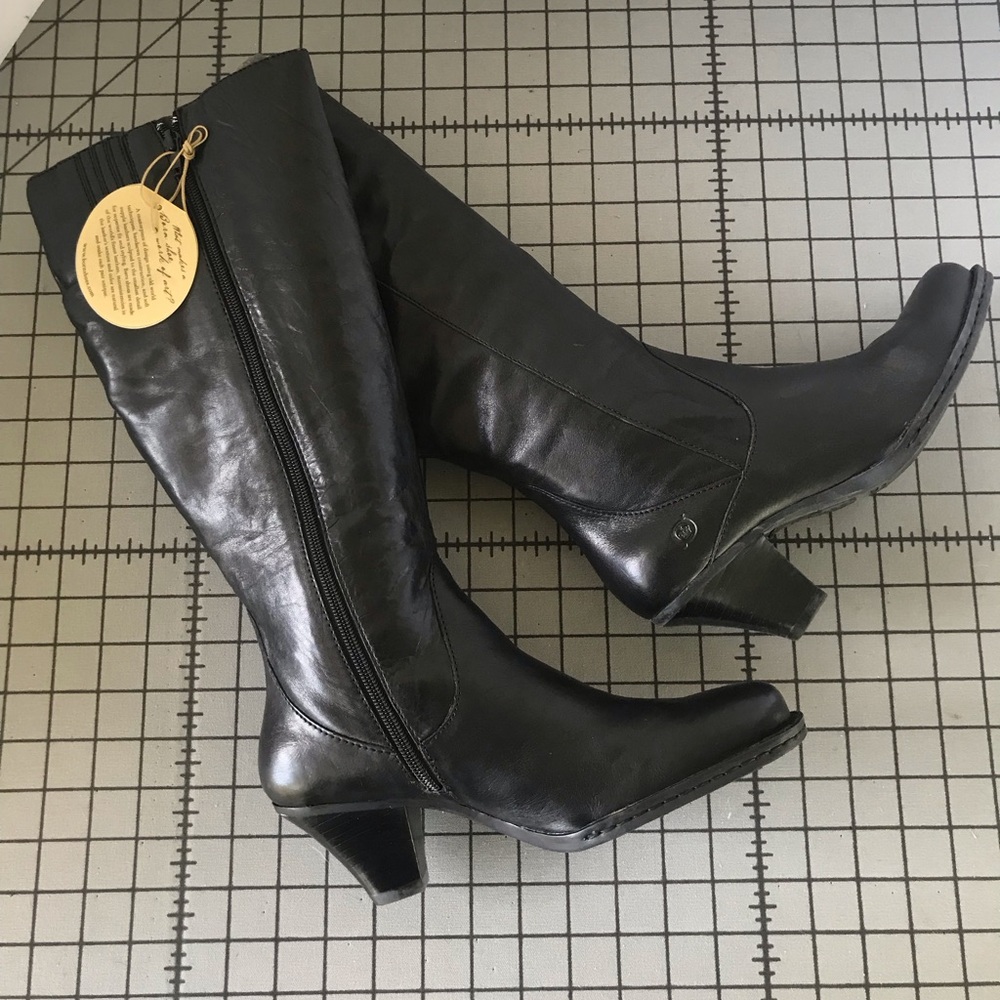 Born Boots Navi Black sz 8.5